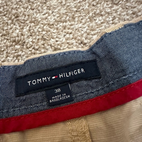 Tommy Hilfiger Men khaki shorts, 38 - Picture 5 of 9